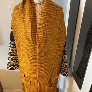 Oversized scarf with pockets